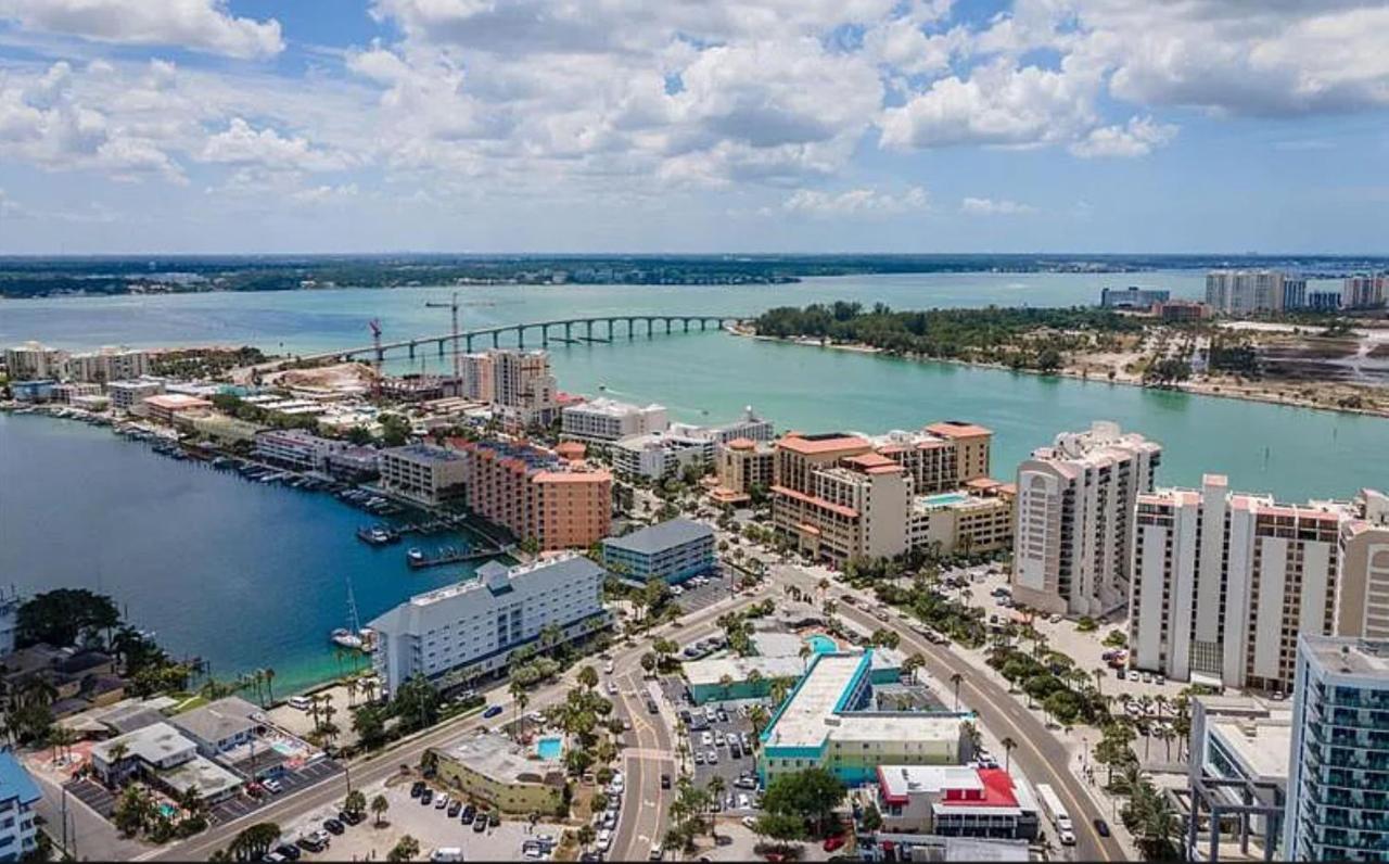 Pelican Pointe Clearwater Beach Hotel Exterior foto